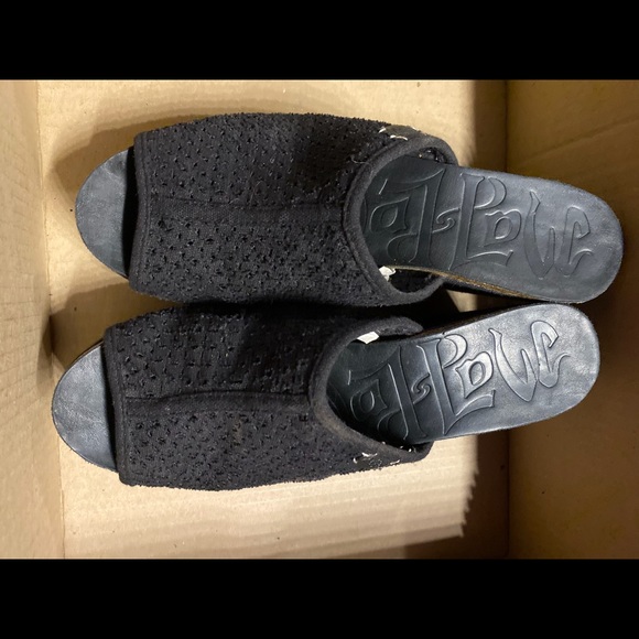 Mad Love Shoes - Black Wedge Shoes